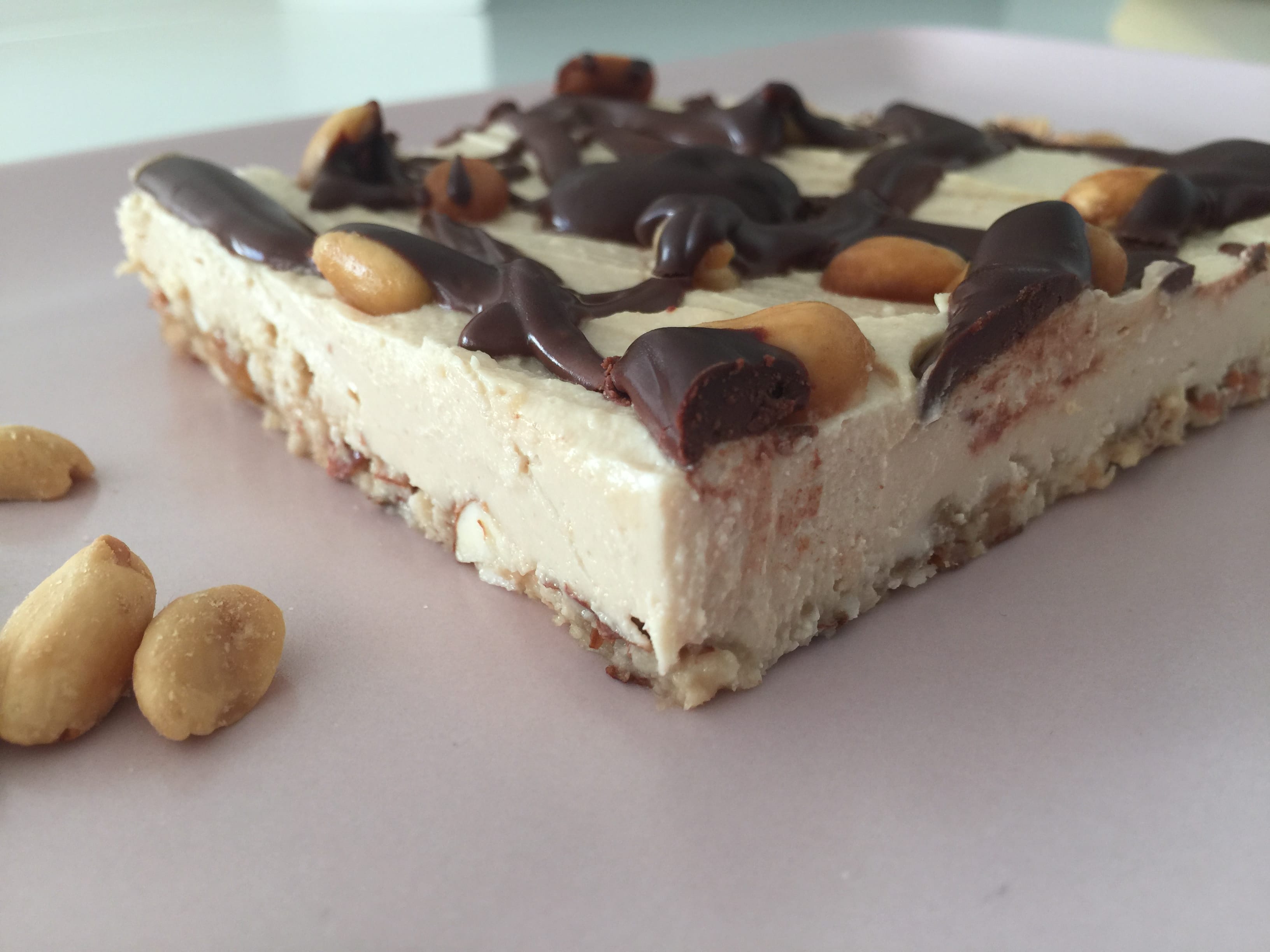 NO BAKE PEANUT BUTTER CHEESECAKE - Family On Keto