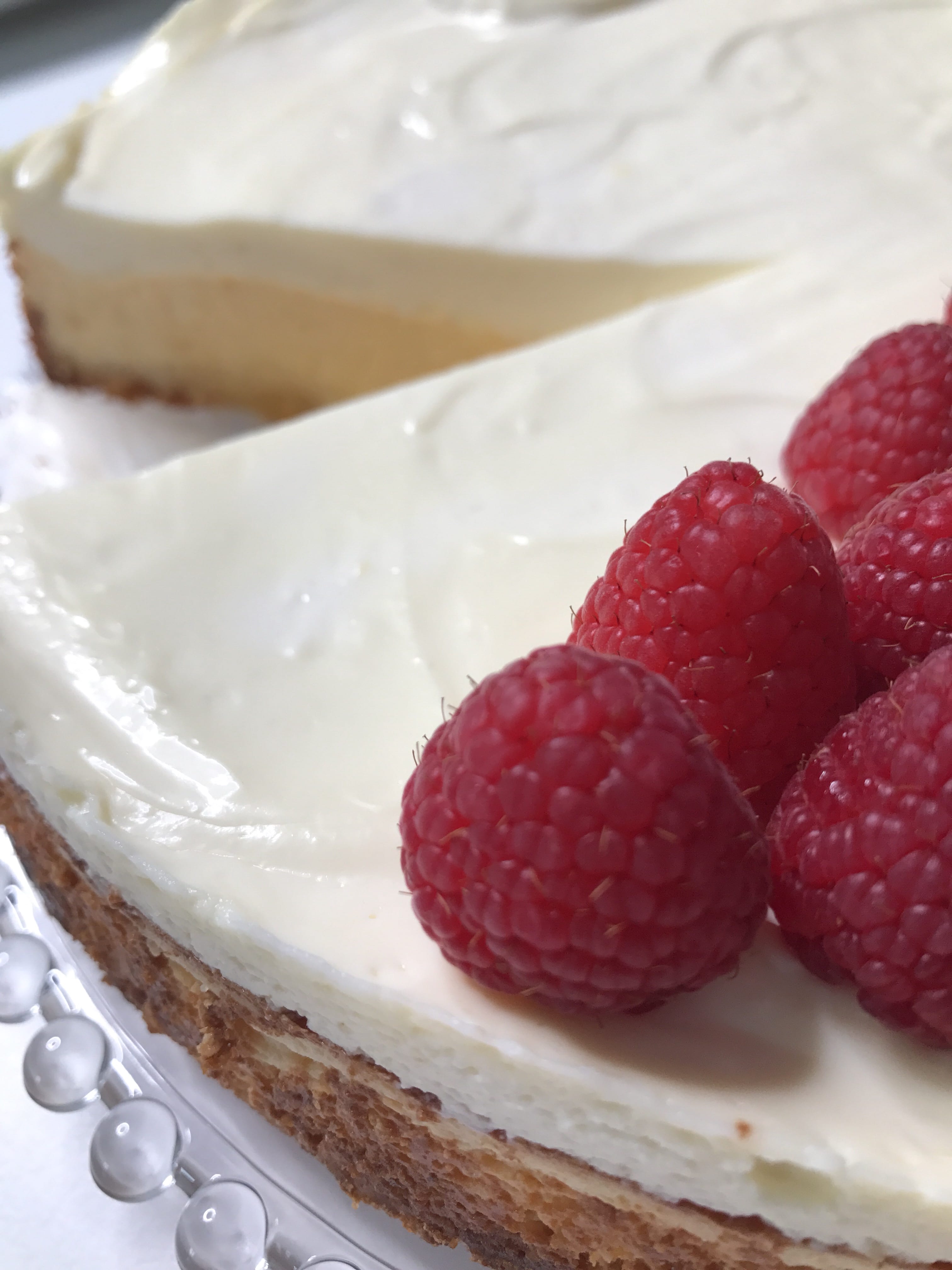Easy keto cheesecake by Family On Keto