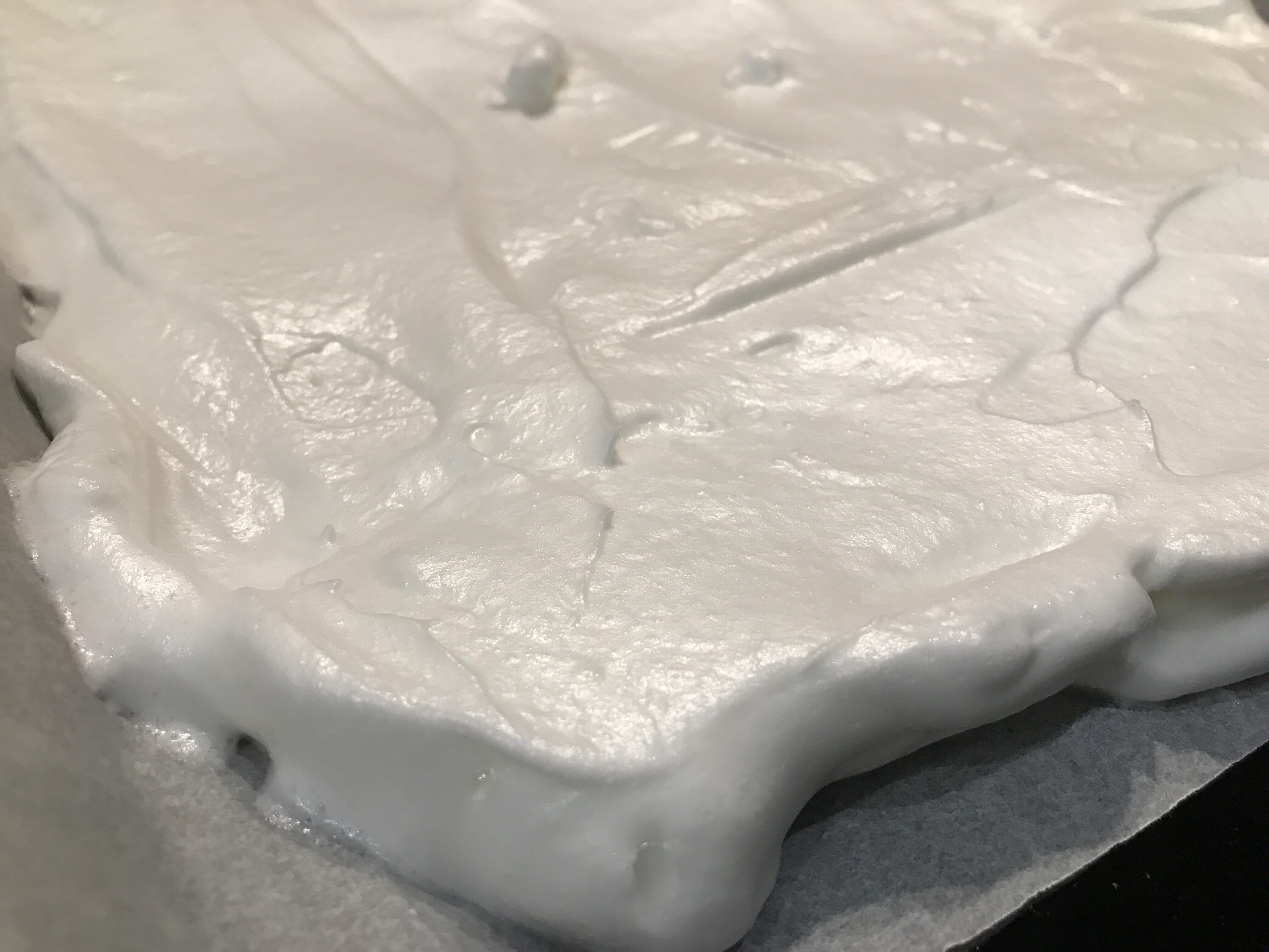 Picture of the meringue for keto pavlova