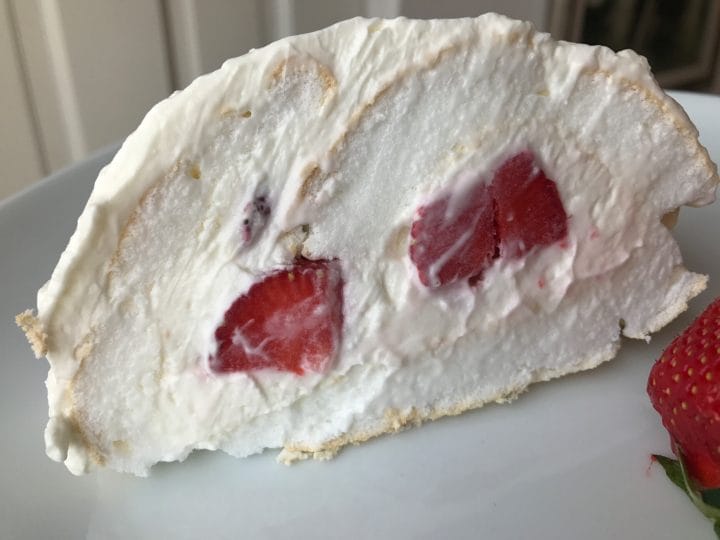 Picture of keto pavlova with strawberries slice