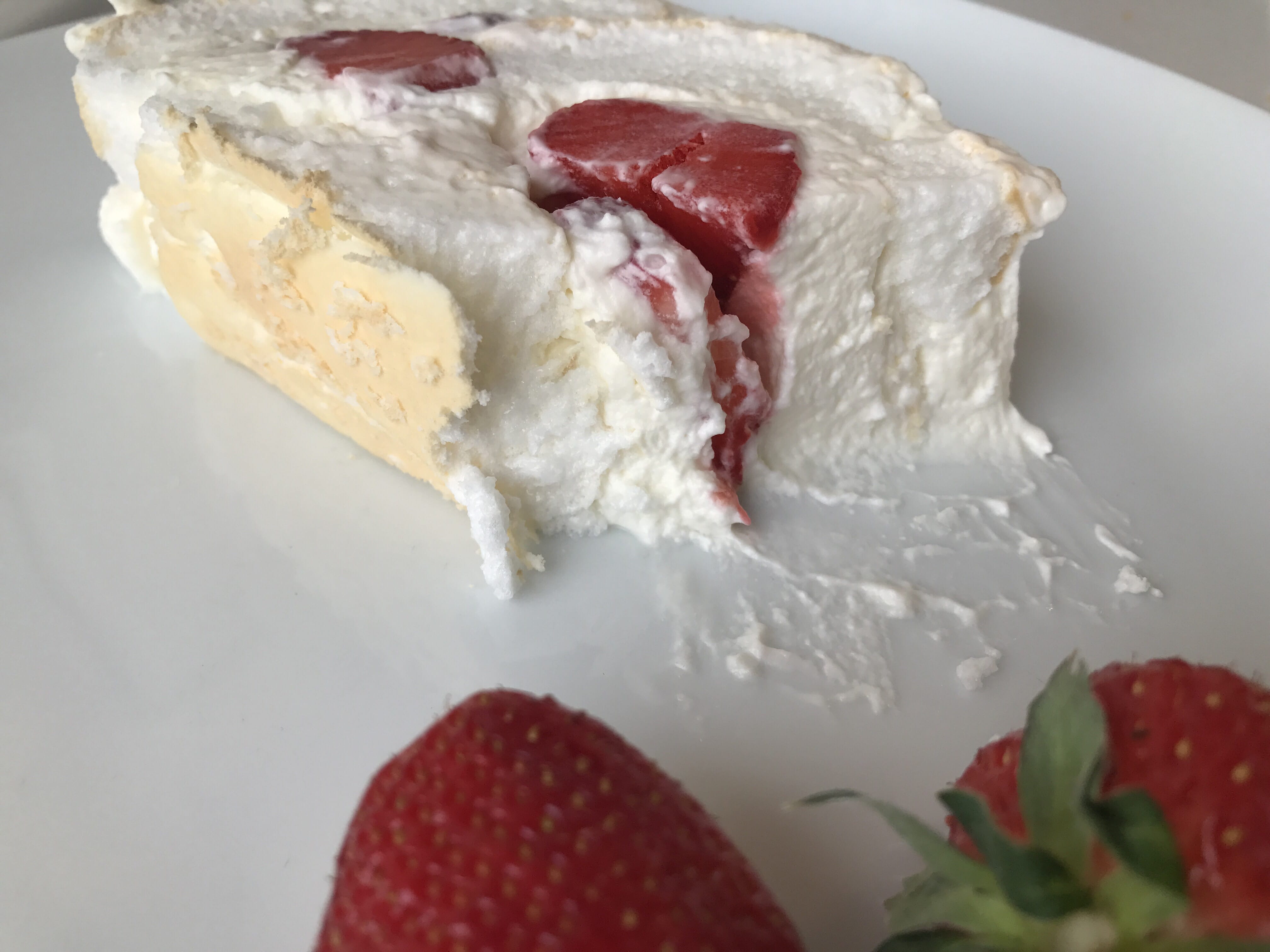 Picture of sugar free pavlova recipe cake slice