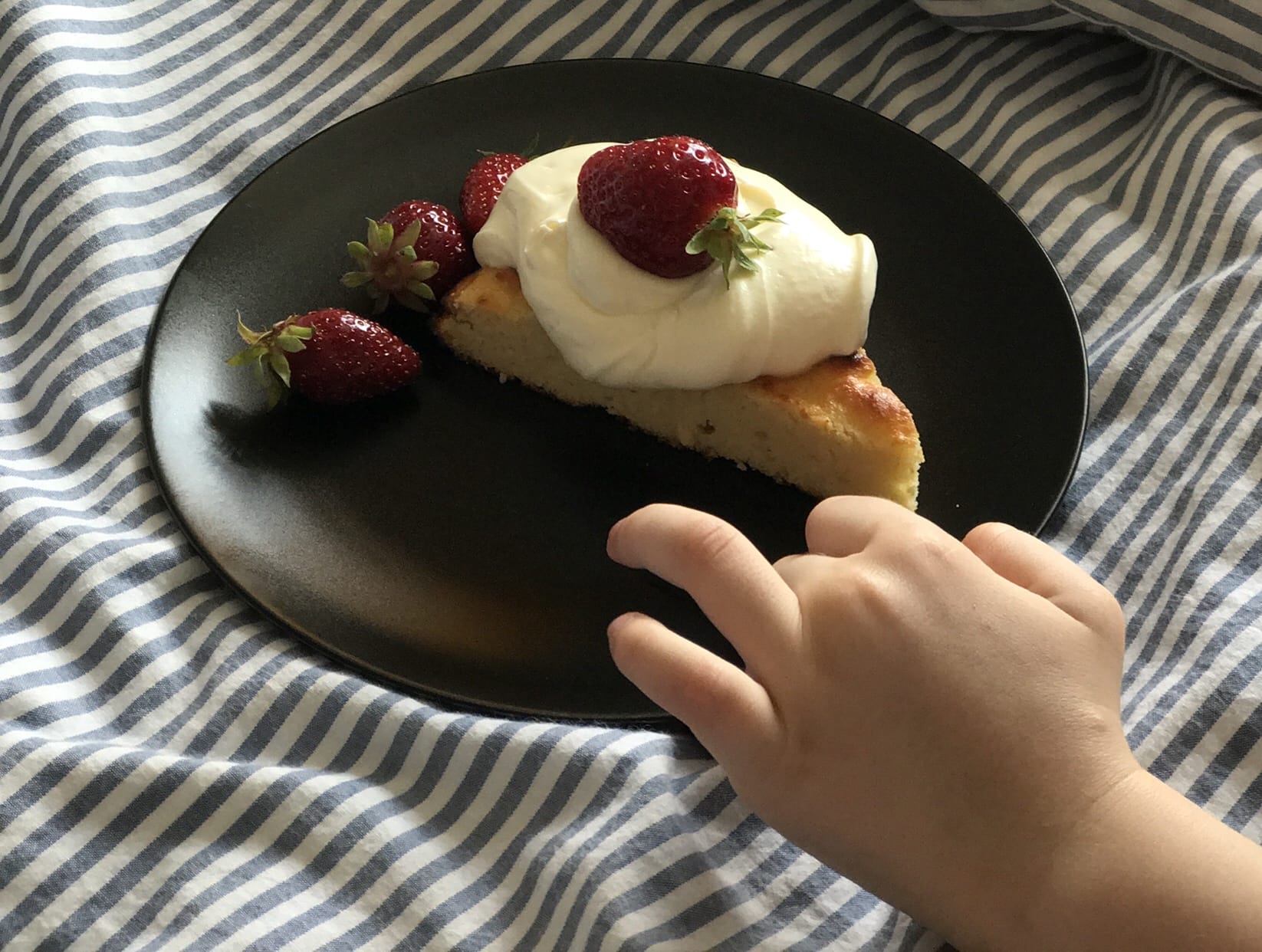 KETO MEDITERRANEAN ORANGE RICOTTA CAKE WITH OLIVE OIL