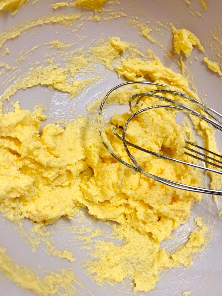 Picture of a yellow mixture 