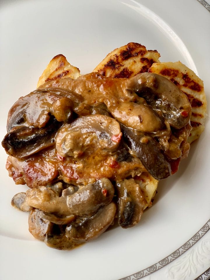 Keto pork chops in mushroom sauce