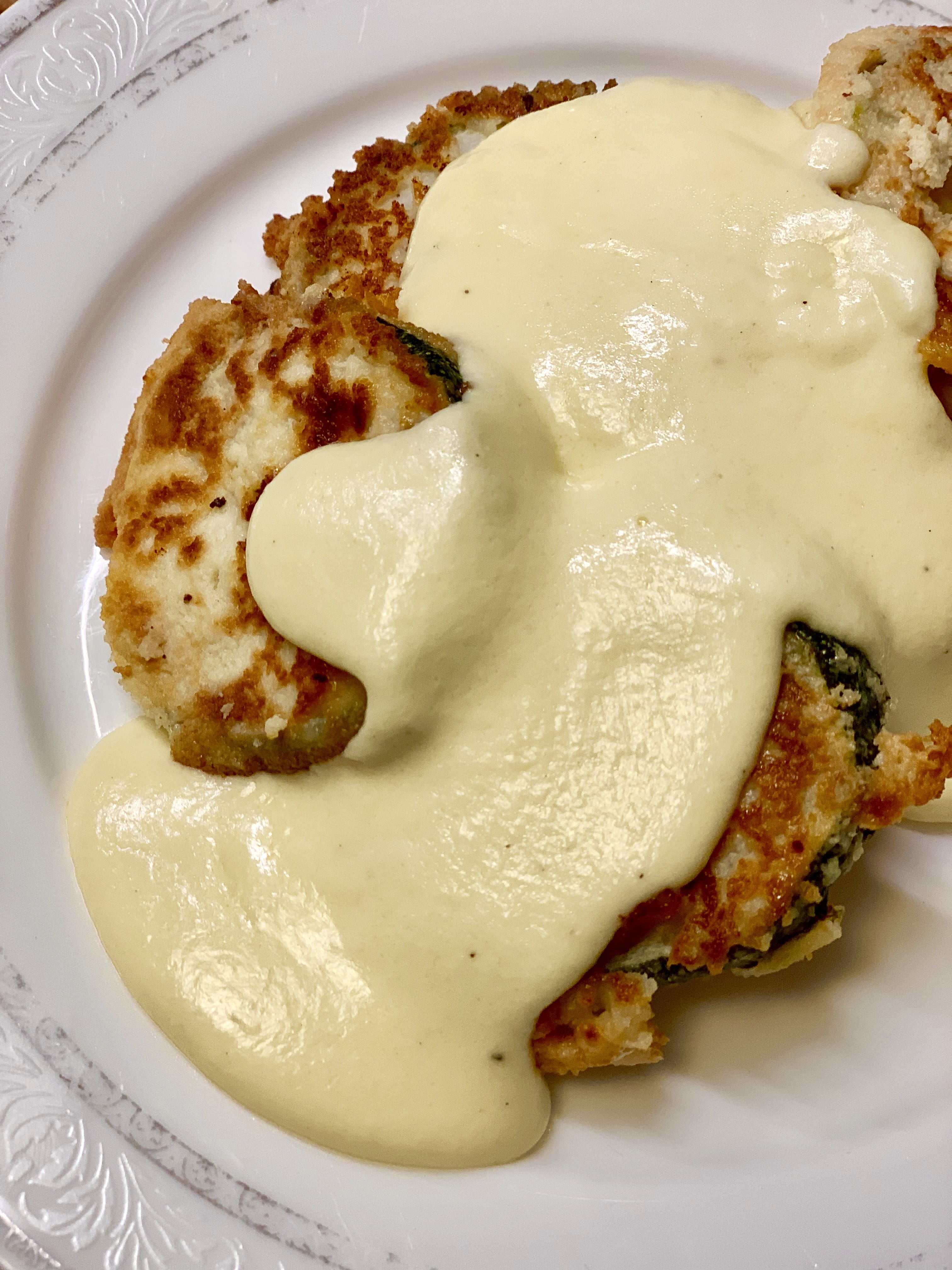 Picture of keto sauce on fried zucchini 