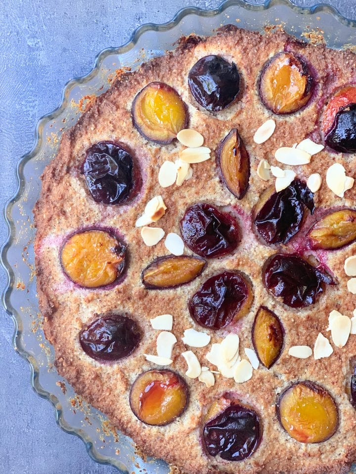 Picture of low carb plum cake with almonds