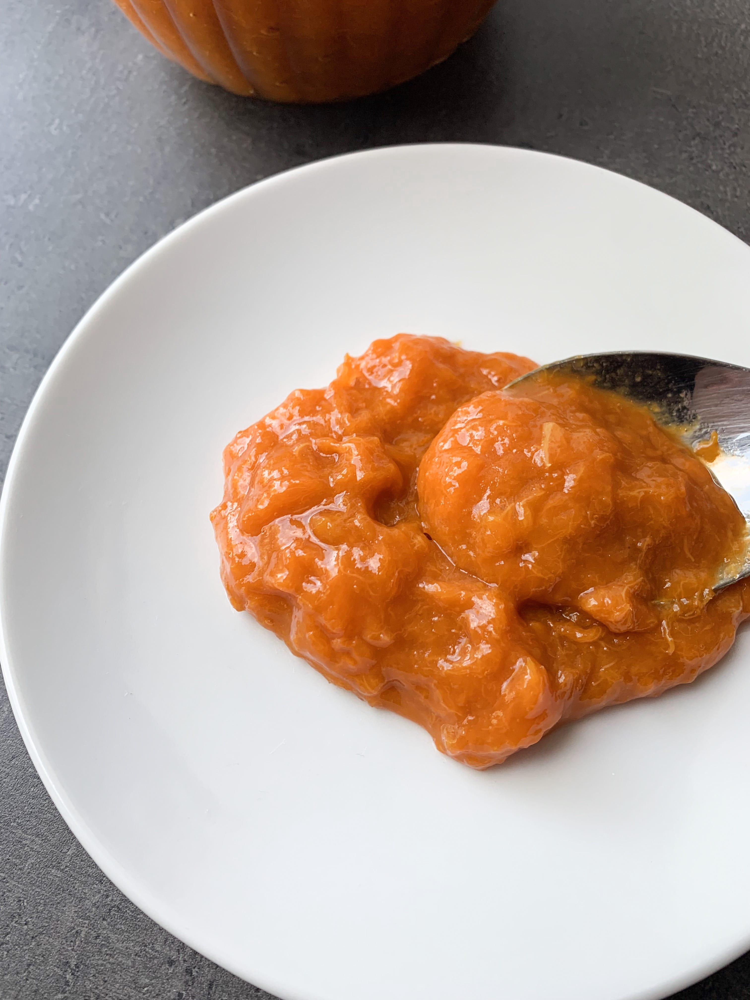 Picture of sugar free apricot jam on a plate
