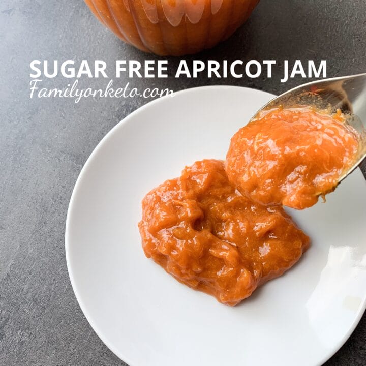 Picture of sugar free apricot jam in a spoon and on a plate