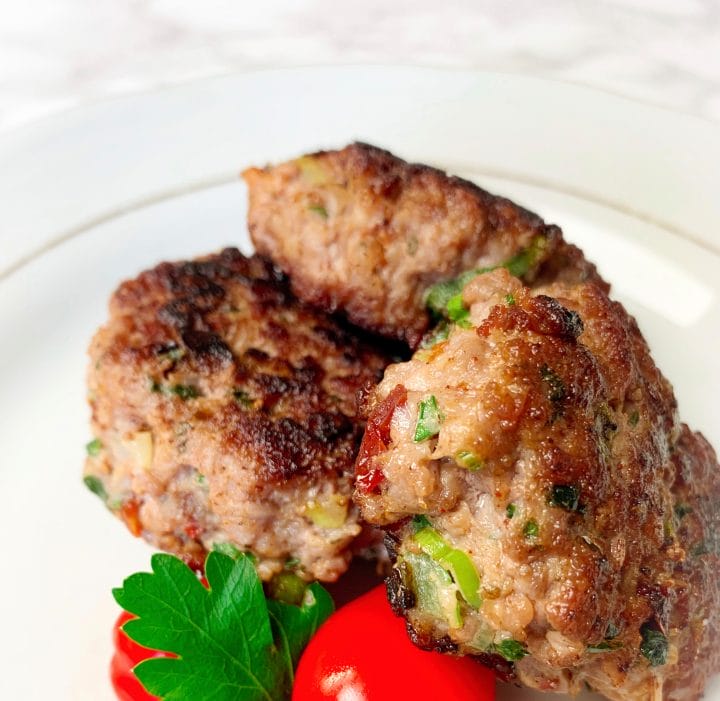 Picture of low carb breakfast sausages on a plate
