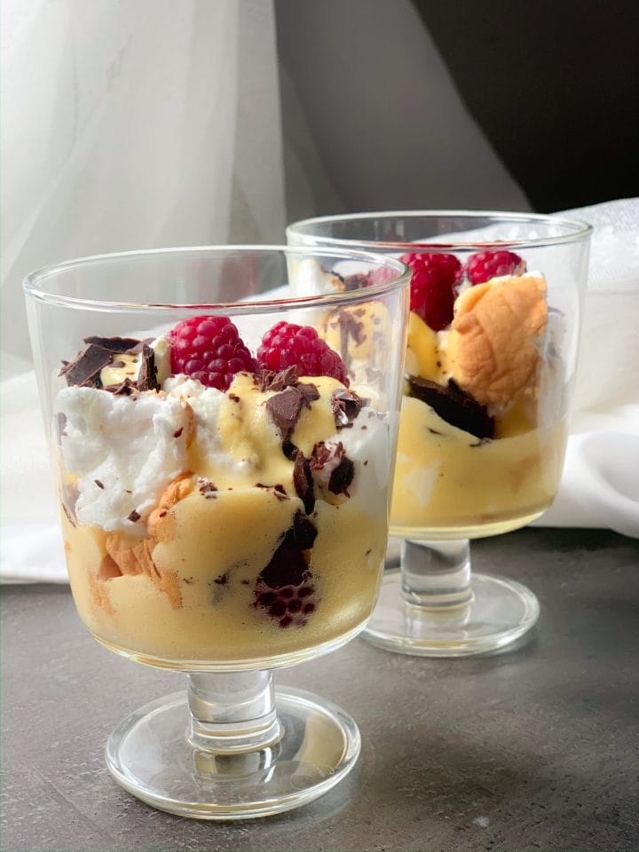 Keto dessert with meringue and keto cream anglaise 