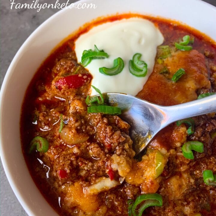 Keto chili con carne with low carb cheese crust