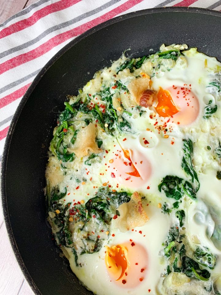 Picture of low carb breakfast eggs with spinach