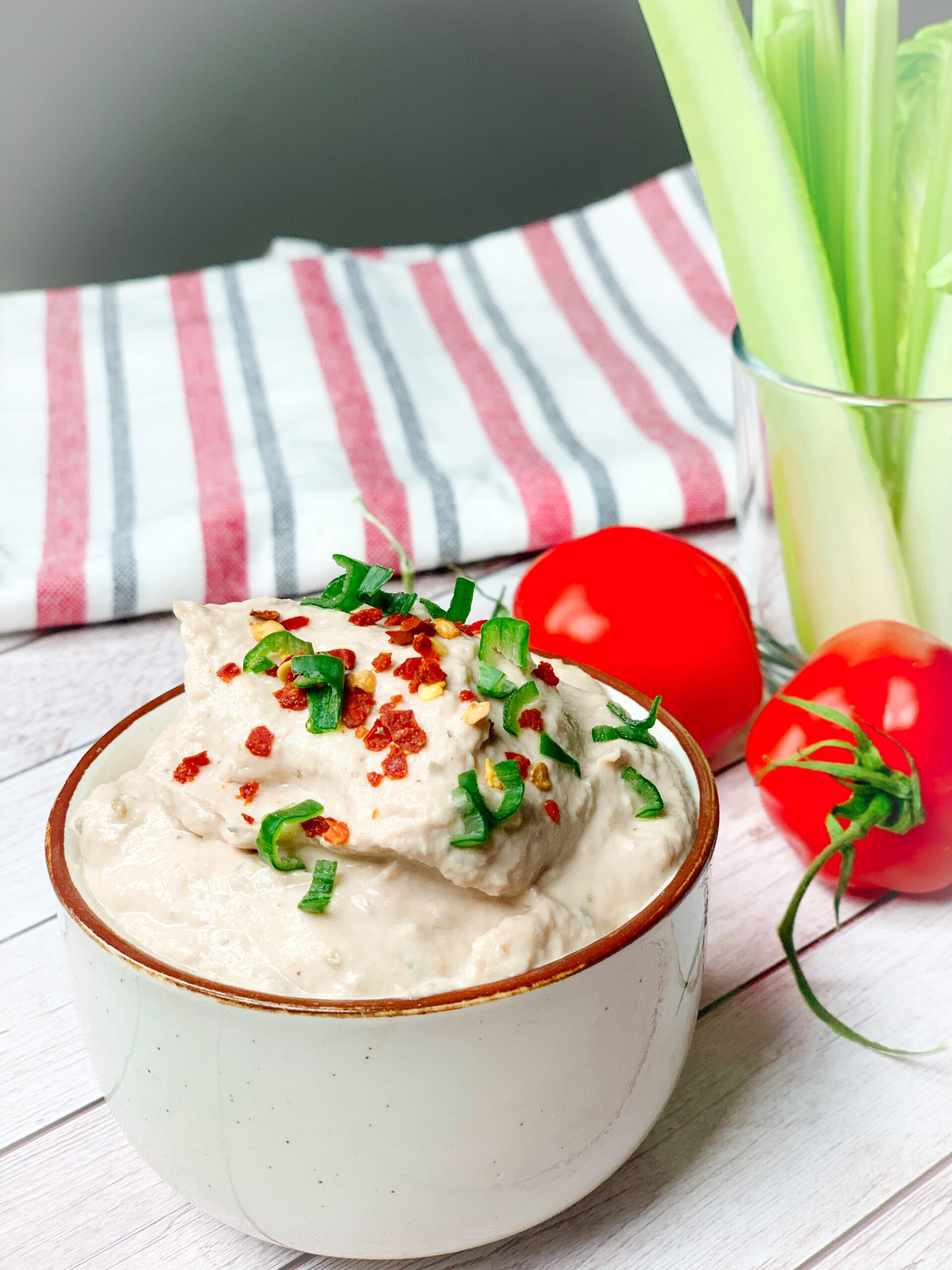 Picture of canned tuna recipe for keto tuna spread in a bowl.