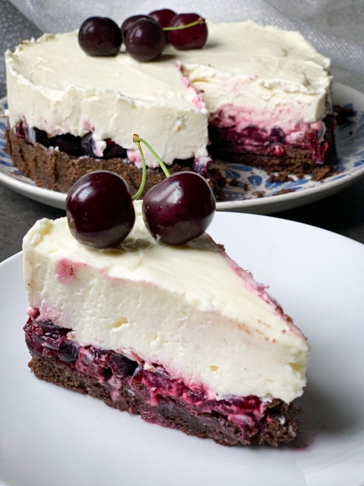 Picture of cherry cheesecake pie