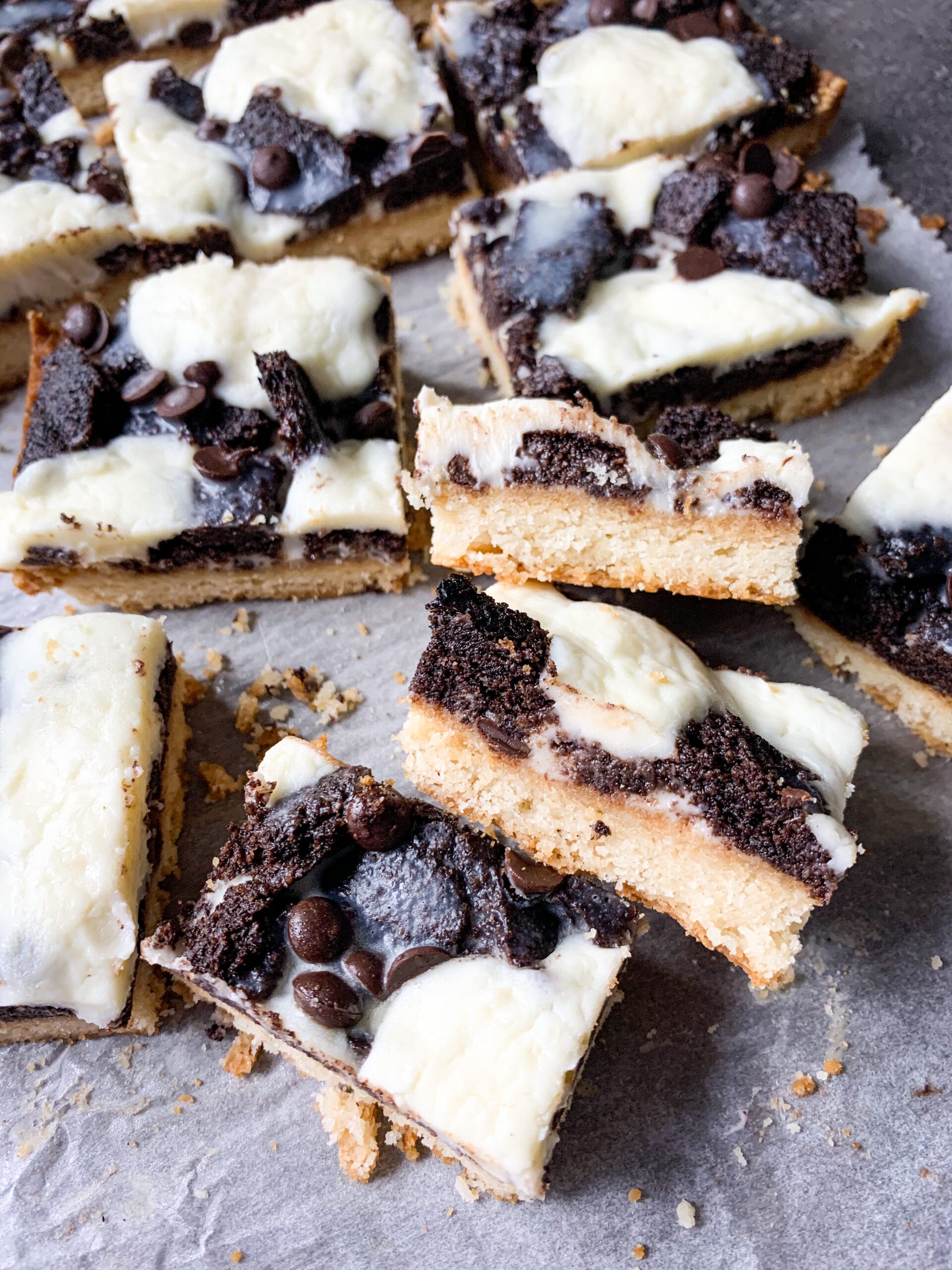 Picture of Keto Oreo cheesecake magic cookie bars