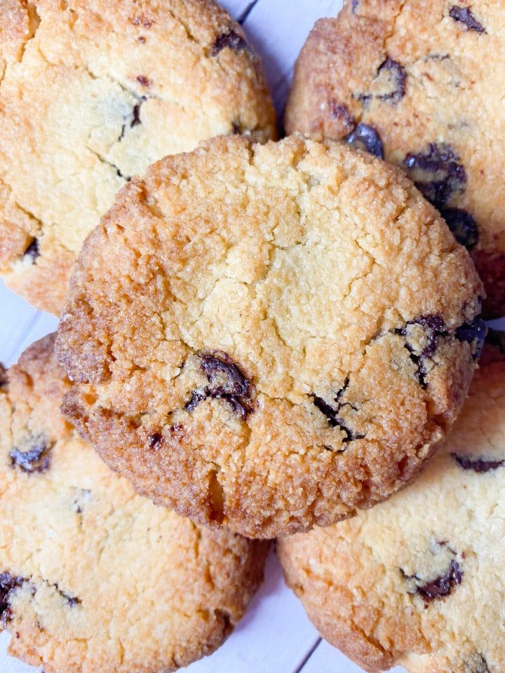 Gluten free chocolate chip cookies with almond flour