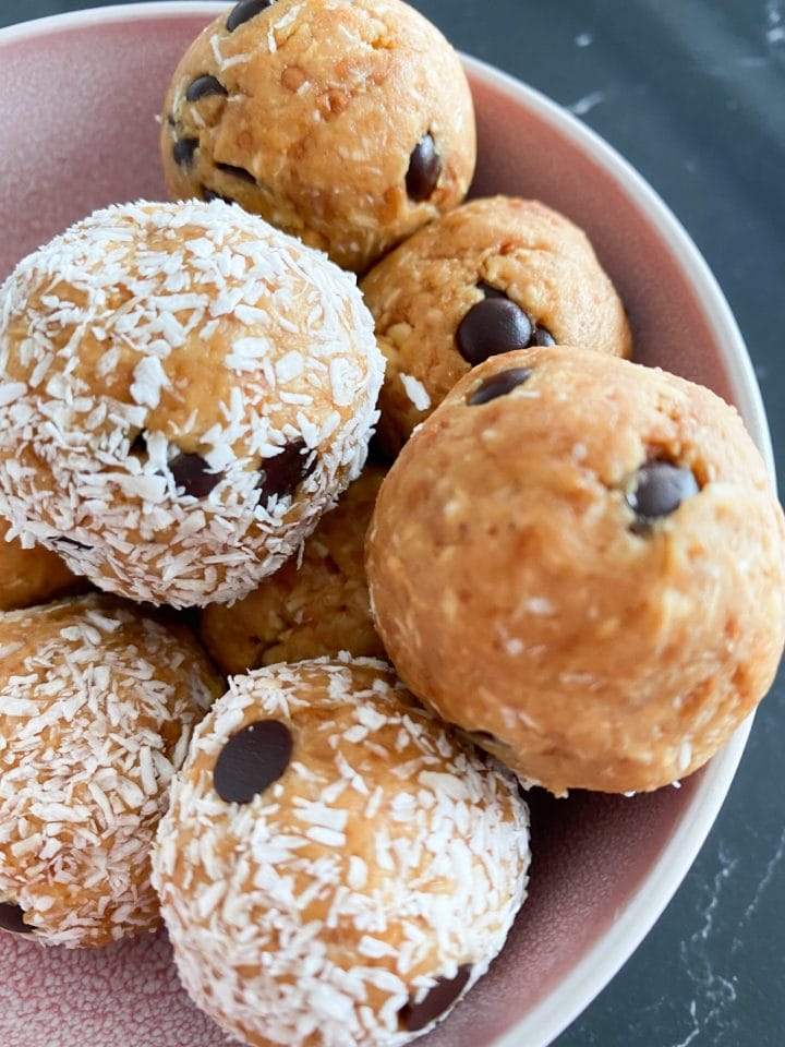 Picture of a bowl full of keto protein peanut butter balls no bake