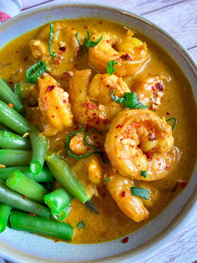 Keto coconut shrimp curry - Family On Keto