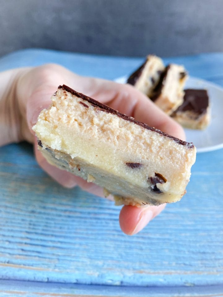 Picture of a slice of keto no bake peanut butter cheesecake bar