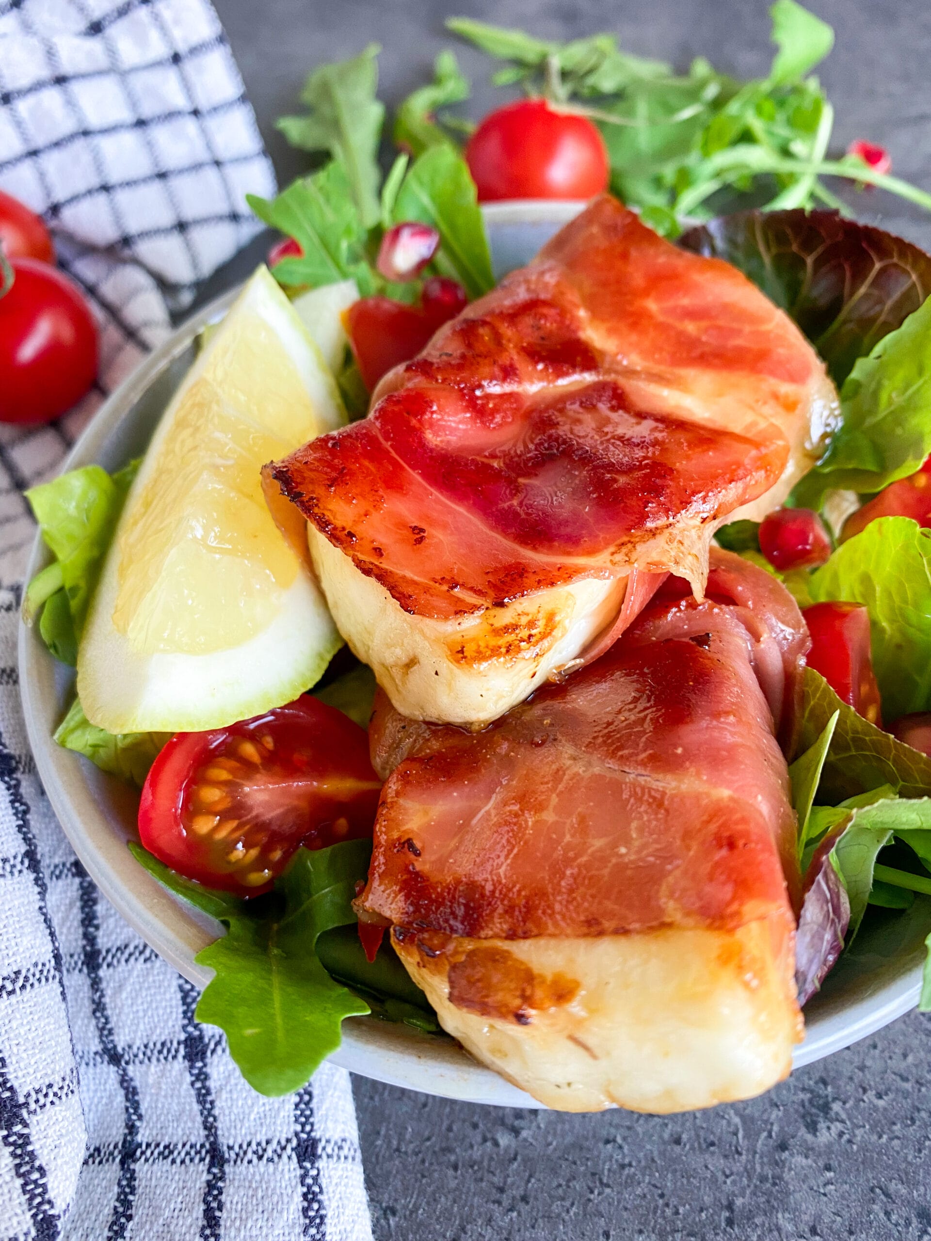 Picture of keto halloumi wrapped in prosciutto