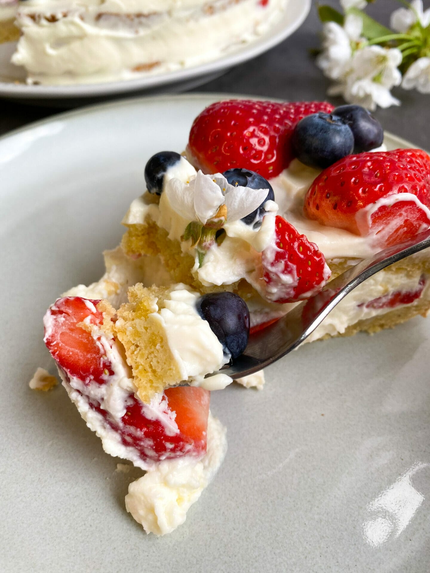 Keto tiramisu with berries