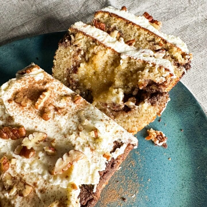 Low-carb pecan pie pound cake