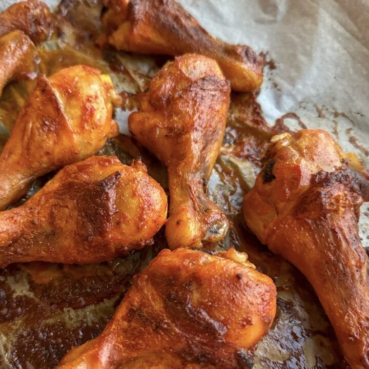 Picture of 8 marinated keto chicken drumsticks oven baked